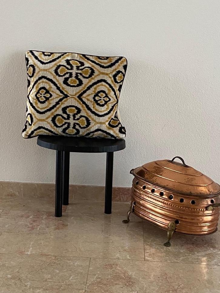 Geweven zijde-velvet origineel Ikat kussenhoes, Huis en Inrichting, Woonaccessoires | Kussens, Nieuw, Overige kleuren, Rechthoekig