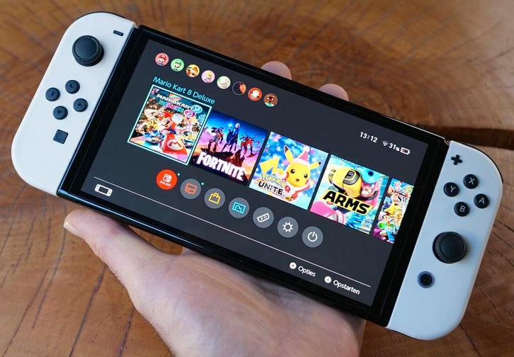 🕹️ Nintendo Switch OLED zo goed als nieuw!, Spelcomputers en Games, Games | Nintendo Switch, Zo goed als nieuw, Racen en Vliegen