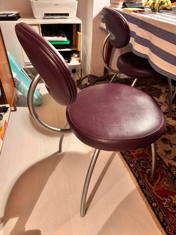 4 Leren Eetkamerstoelen - Stijlvol en Comfortabel beschikbaar voor biedingen