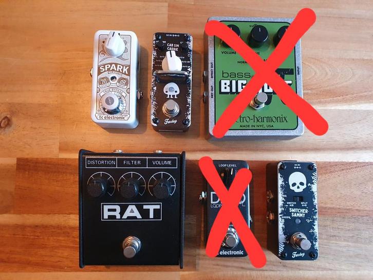 Meerdere gitaar/bas pedalen, Muziek en Instrumenten, Effecten, Zo goed als nieuw, Chorus, Delay of Echo, Distortion, Overdrive of Fuzz