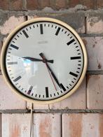 te koop mooie van DOORN klok, Ophalen of Verzenden, Zo goed als nieuw, Wandklok