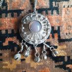 Tribal hanger retro met half edelsteen., Ophalen of Verzenden, Zo goed als nieuw, Overige voorstellingen