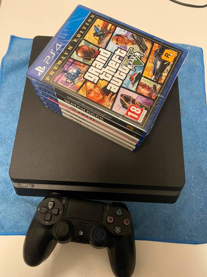 Playstation 4 slim, Spelcomputers en Games, Spelcomputers | Sony PlayStation 4, Zo goed als nieuw, Slim, Met 1 controller, Ophalen of Verzenden