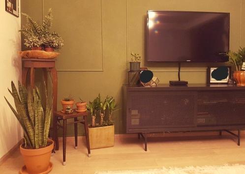 Stalen Tv meubel/dressior met webbing motief schuifkast, Huis en Inrichting, Kasten | Televisiemeubels, Zo goed als nieuw, Minder dan 100 cm