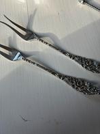 Vleesvorkjes antiek zilver bestek 2 stuks jaarletter R, Ophalen of Verzenden