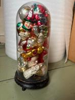 Stolp met vintage kerstballen, Ophalen
