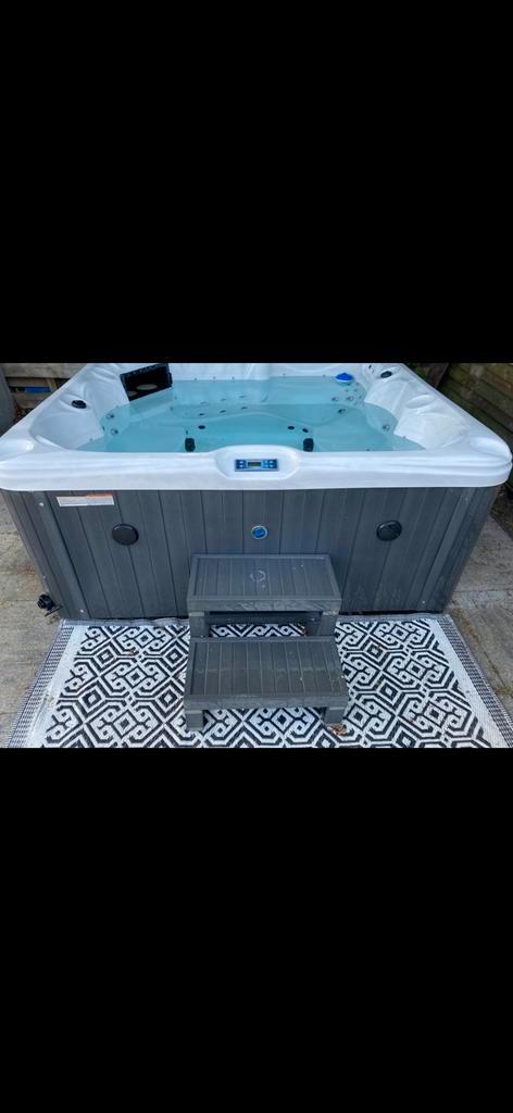 Jacuzzi balboa 5 persoons (2022), Tuin en Terras, Bubbelbaden en Hottubs, Gebruikt, Ophalen