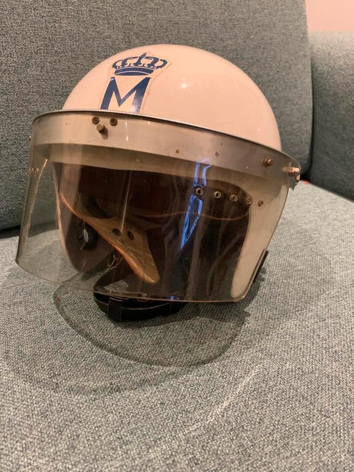 oude helm ME/BE Marechaussee, ook petten beschikbaar!, Verzamelen, Militaria | Algemeen, Marechaussee, Helm of Baret, Nederland