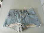 blauwe denim short korte broek van Stradivarius , mt 36, Blauw, Ophalen of Verzenden, Zo goed als nieuw, W28 - W29 (confectie 36)
