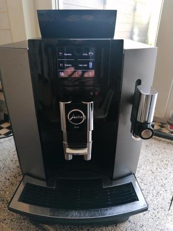 Te koop Jura We8 koffiemachine met klein defect.  beschikbaar voor biedingen