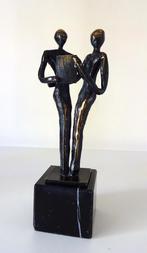 Brons legering beeldje twee staande figuren met boek 6408-b, Ophalen of Verzenden