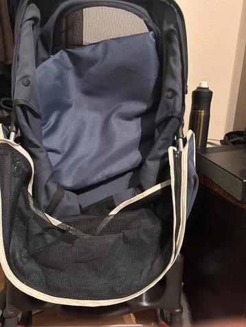 Honden/Katten Kinderwagen - Comfortabel & Veilig! beschikbaar voor biedingen