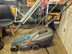 Grasmaaier. 1 jaar oud, Tuin en Terras, Grasmaaiers, Ophalen, Zo goed als nieuw