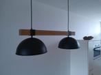 Moderne hanglamp met twee zwarte lampenkappen, Huis en Inrichting, Lampen | Hanglampen, Ophalen, Zo goed als nieuw, Modern, Minder dan 50 cm