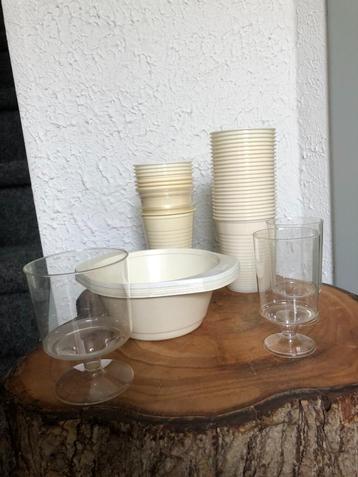 plastic bekers + schaaltjes - hulp bij koken / hobby / feest beschikbaar voor biedingen