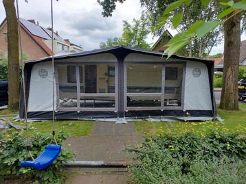 Isabella ambassador voortent G19.  beschikbaar voor biedingen
