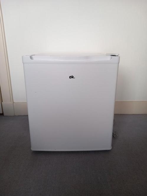 Kleine vriezer, slechts paar maanden oud!, Witgoed en Apparatuur, Vriezers en Diepvrieskisten, Zo goed als nieuw, Vrijstaand, Minder dan 85 cm