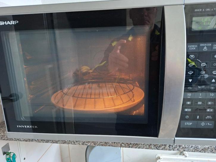 Magnetron, Witgoed en Apparatuur, Magnetrons, Zo goed als nieuw, Combimagnetron, 45 tot 60 cm, Crisp, Grill, Hete lucht, Oven