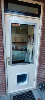 Houten achterdeur dubbel glas met hondenluik, Ophalen, Zo goed als nieuw