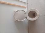 Wc met stortbak 2 st   ophalen in den bosch, Doe-het-zelf en Verbouw, Sanitair, Ophalen, Gebruikt, Steen, Toilet