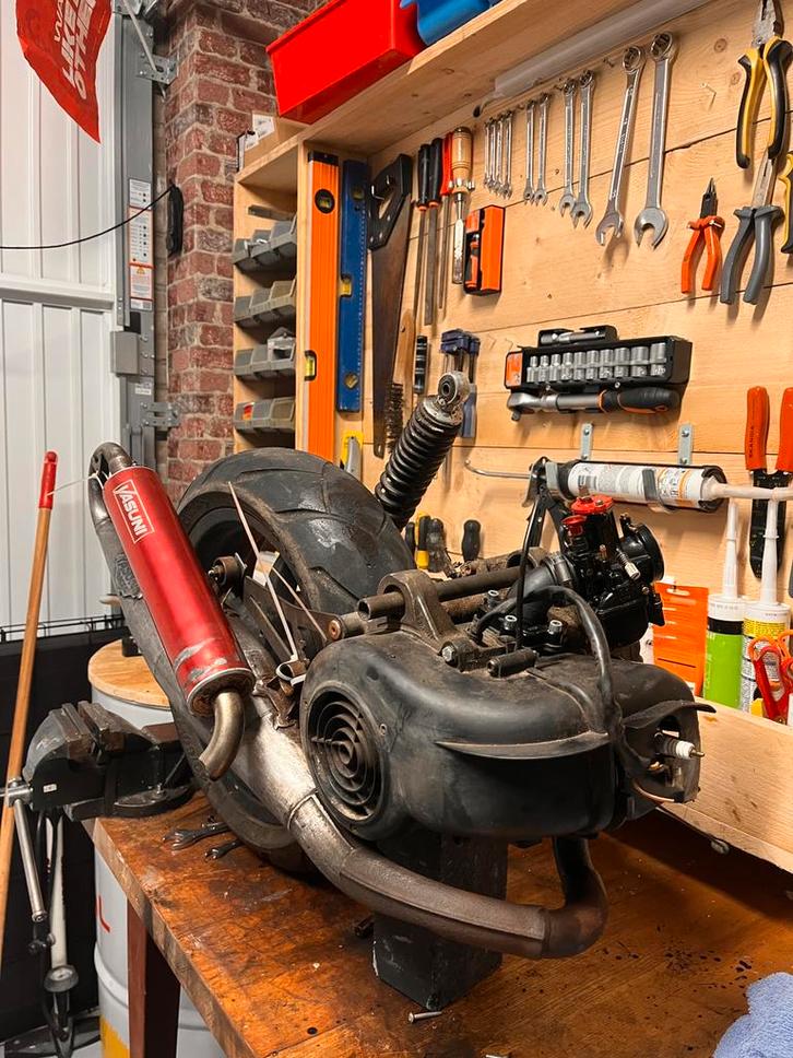 Aprillia sr 50 (70cc) (ac), Fietsen en Brommers, Scooters | Aprilia, Gebruikt, SR 50, Maximaal 45 km/u, Tweetakt, Ophalen