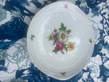 Vintage HOYO Porseleinen Bord met Bloemen beschikbaar voor biedingen