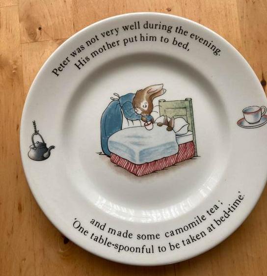 Peter Rabbit Kinderbord Wedgwood Beatrix Potter, Antiek en Kunst, Antiek | Keramiek en Aardewerk, Ophalen of Verzenden