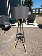 Stalamp / driepoot van Zuiver, Huis en Inrichting, Lampen | Vloerlampen, Ophalen, Zo goed als nieuw, 150 tot 200 cm