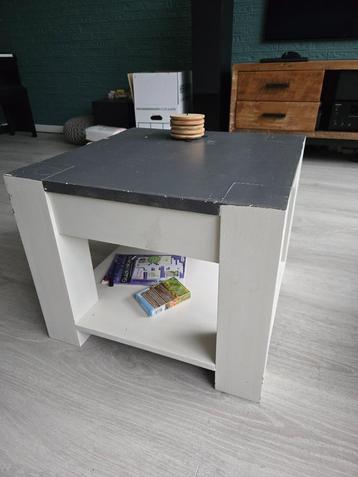 bijzettafeltje/salontafeltje beschikbaar voor biedingen