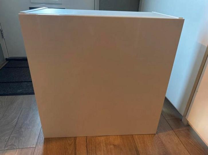Twee witte hoogglans Enhet wandkasten met planken, Doe-het-zelf en Verbouw, Platen en Panelen, Zo goed als nieuw, Ophalen