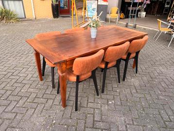 Antieke tafel massief houten eettafel 210x93 stamtafel beschikbaar voor biedingen