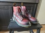 Dr. Martens Pascal maat 40 rood met zwarte accenten, Kleding | Dames, Schoenen, Ophalen of Verzenden, Zo goed als nieuw, Rood