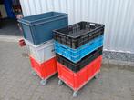 2 dollys met gebruikte kisten 60x40 voor rommelmarkt ect, Ophalen