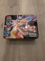 Lunchbox vol verschillende series Pokémon kaarten, Ophalen of Verzenden, Zo goed als nieuw, Meerdere kaarten