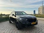 BMW X5 Xdrive45e 394pk BMW garantie M-pakket Skylnge B&W HUD, 77 km/l, Zwart, 2410 kg, Vierwielaandrijving