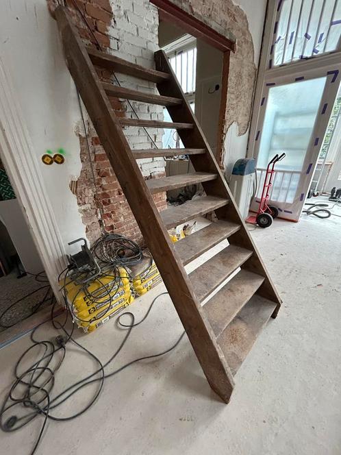 Robuuste houten trap, Doe-het-zelf en Verbouw, Ladders en Trappen, Gebruikt, Trap, 2 tot 4 meter, Ophalen of Verzenden