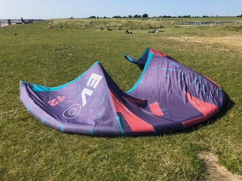 Duotone EVO 12qm blauw/rode vlieger van 2024 - goede staat, Watersport en Boten, Kitesurfen, Gebruikt, Kite, 12 m², Geen board