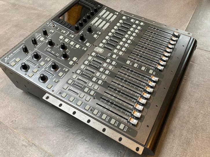 Behringer X32 producer digitale mixer, Muziek en Instrumenten, Mengpanelen, Gebruikt, 20 kanalen of meer, Microfooningang, Ophalen of Verzenden