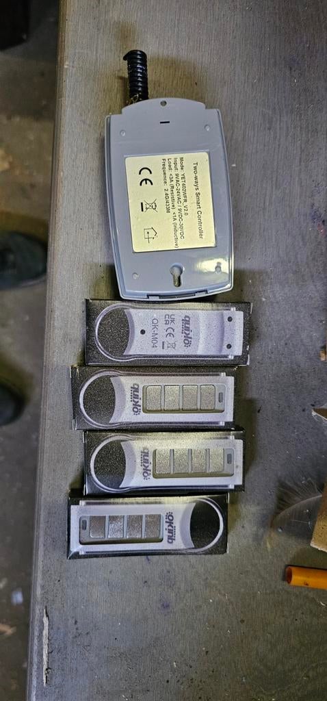 Garagedeur ontvanger + 4 zenders, Ophalen of Verzenden, Nieuw