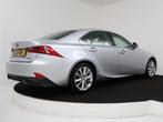 Lexus IS 300h First Edition | Navigatie | Camera | LM velgen, Auto's, Lexus, Automaat, Achterwielaandrijving, Gebruikt, Leder en Stof