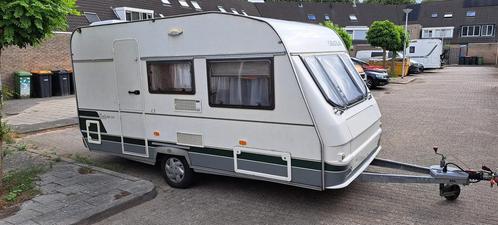Caravan Chateau Calista 390 uit 2001 - compleet met inboedel, Caravans en Kamperen, Caravans, Particulier, tot en met 4, 750 - 1000 kg