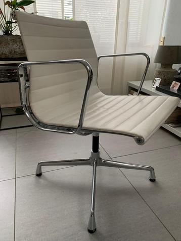 2x Vitra eames ea108 bureaustoelen snow leer beschikbaar voor biedingen