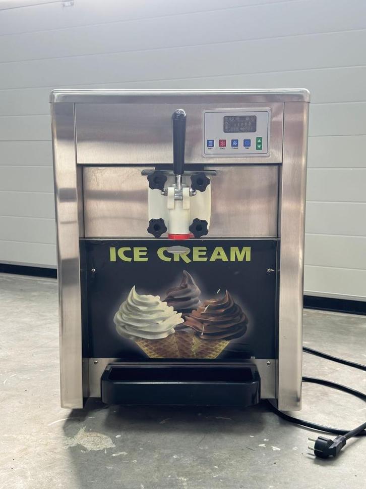 Softijsmachine luchtgekoeld 1300W/220V, Witgoed en Apparatuur, IJsmachines, Gebruikt, Zelfvriezend, Ophalen