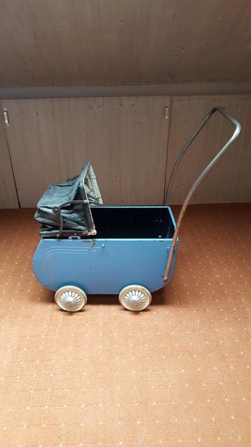 ANTIEKE POPPENWAGEN beschikbaar voor biedingen