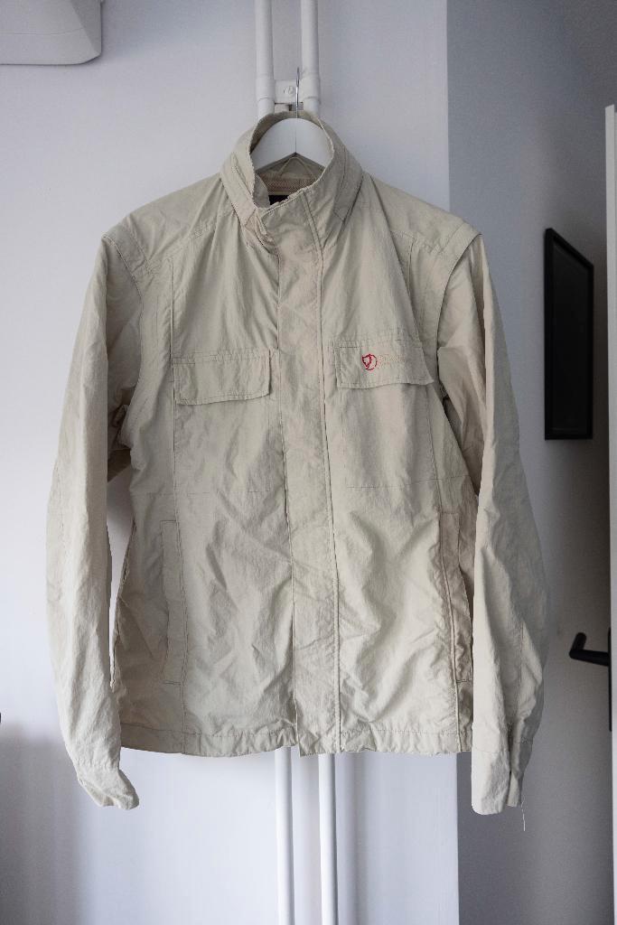 Beige outdoorjas/windjack vintage Fjallraven maat M, Kleding | Heren, Jassen | Zomer, Gedragen, Maat 48/50 (M), Beige, Verzenden