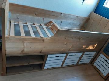 Stoer steigerhouten bed zoekt nieuwe kamer! beschikbaar voor biedingen