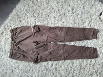 z8 broek 140 beschikbaar voor biedingen