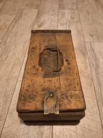 Vraag: Duitse munitiekist mg 08?, Verzamelen, Ophalen of Verzenden, Landmacht, Duitsland, Kist of Geocache