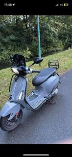 Vespa Sprint 2021 Full Option nardo grey, Fietsen en Brommers, Scooters | Vespa, Ophalen, Vespa S, Zo goed als nieuw, Benzine