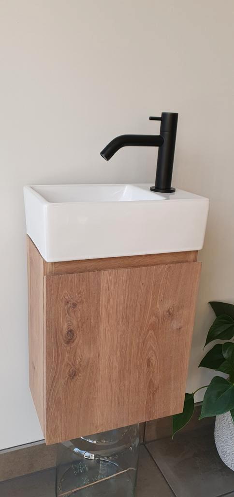 Massief Eiken Toiletmeubel met Keramisch Fonteintje, Huis en Inrichting, Badkamer | Badkamermeubels, Nieuw, Wastafelkast, Minder dan 100 cm